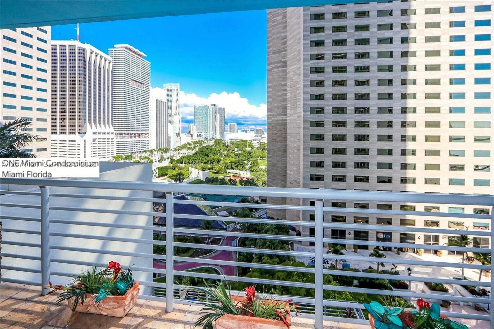335 S Biscayne Blvd # 1500, Miami, FL 33131 — zdjęcie 2