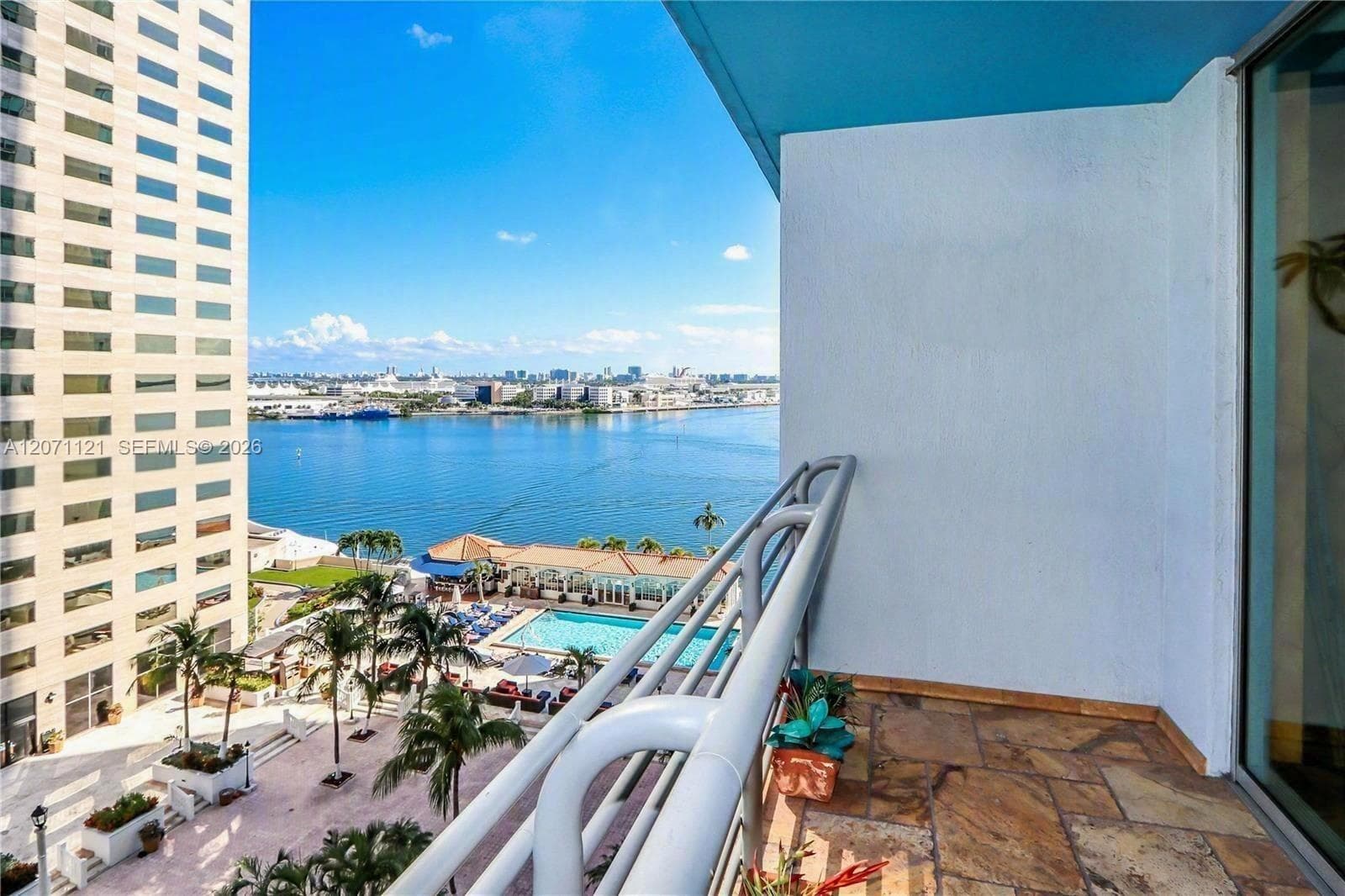 335 S Biscayne Blvd # 1500, Miami, FL 33131 — zdjęcie 4