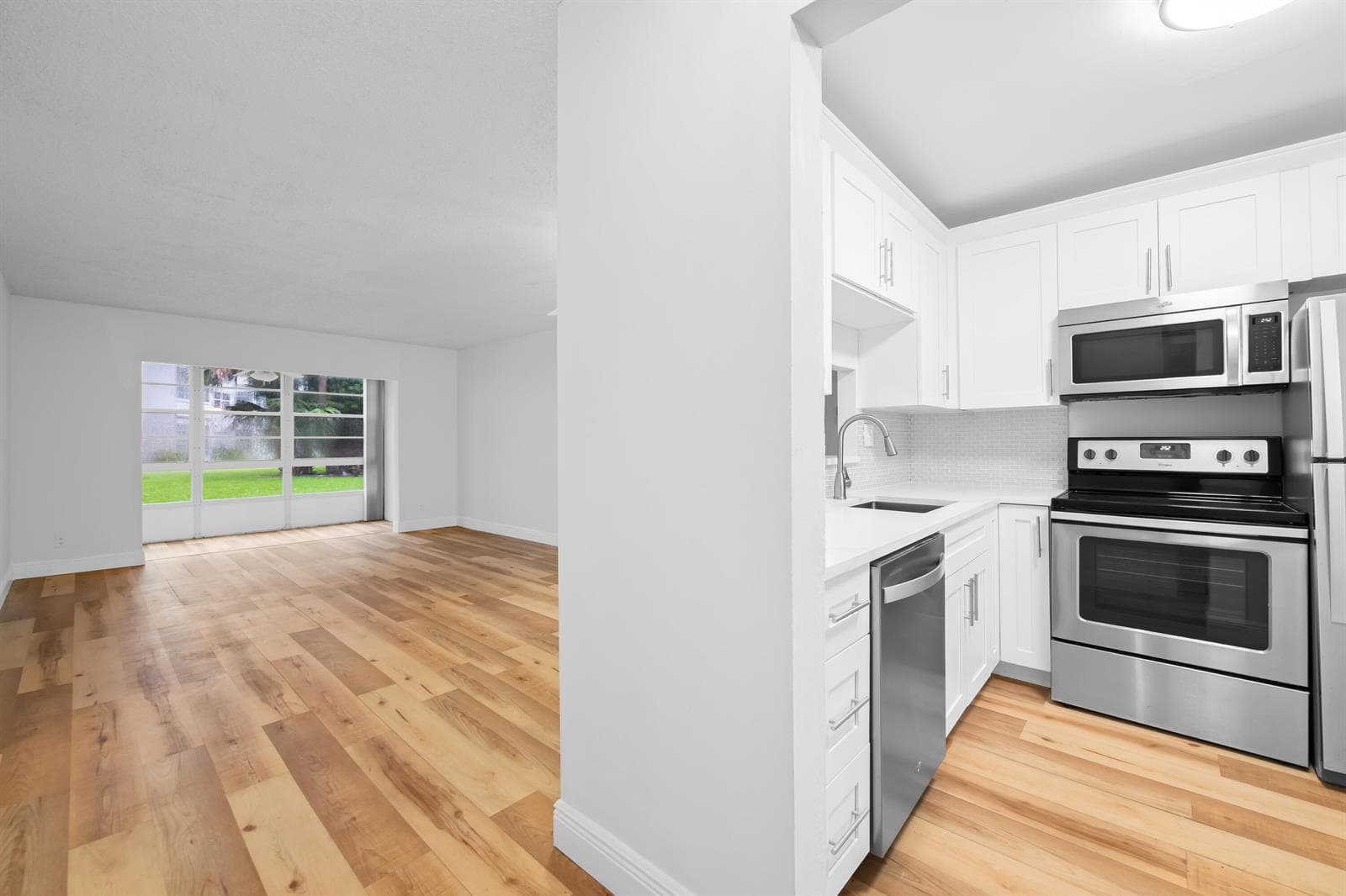 3401 NW 47TH Avenue # 401, Lauderdale Lakes, FL 33319 — zdjęcie 3