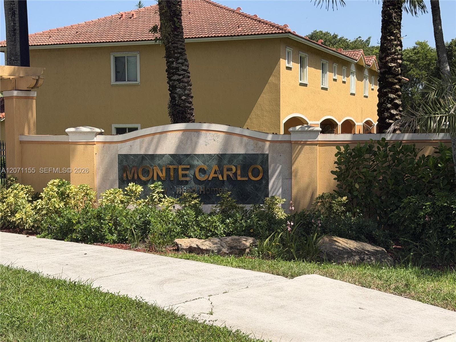 550 Saint Tropez Ln, Margate, FL 33068 — zdjęcie 3