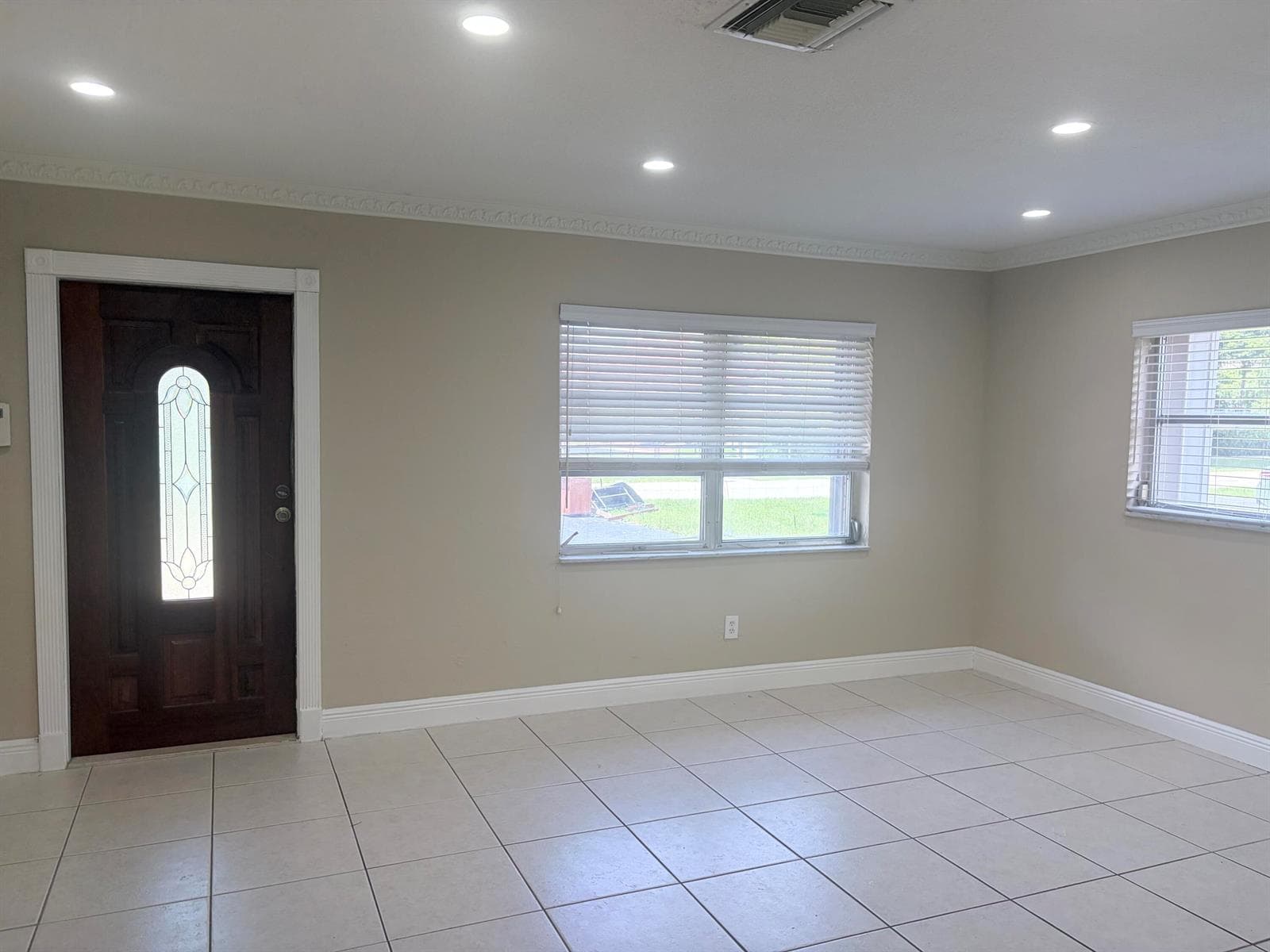 7302 WESTWOOD Drive, Tamarac, FL 33321 — zdjęcie 2