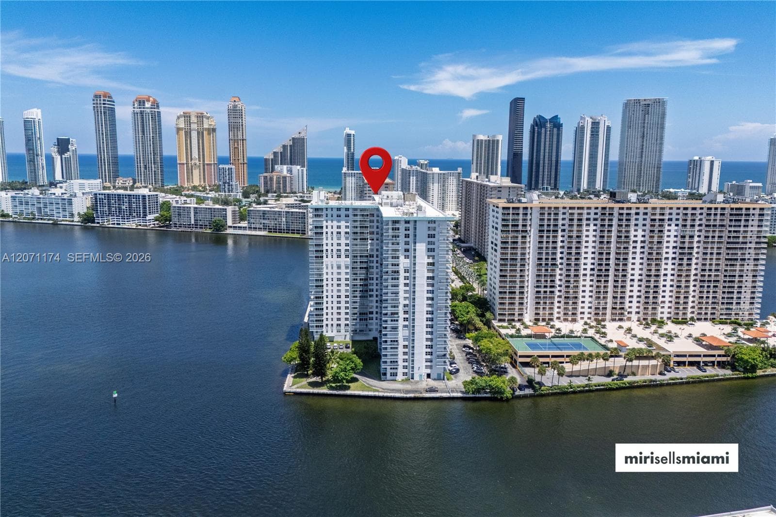 301 174th St # 1901, Sunny Isles Beach, FL 33160 — zdjęcie 2