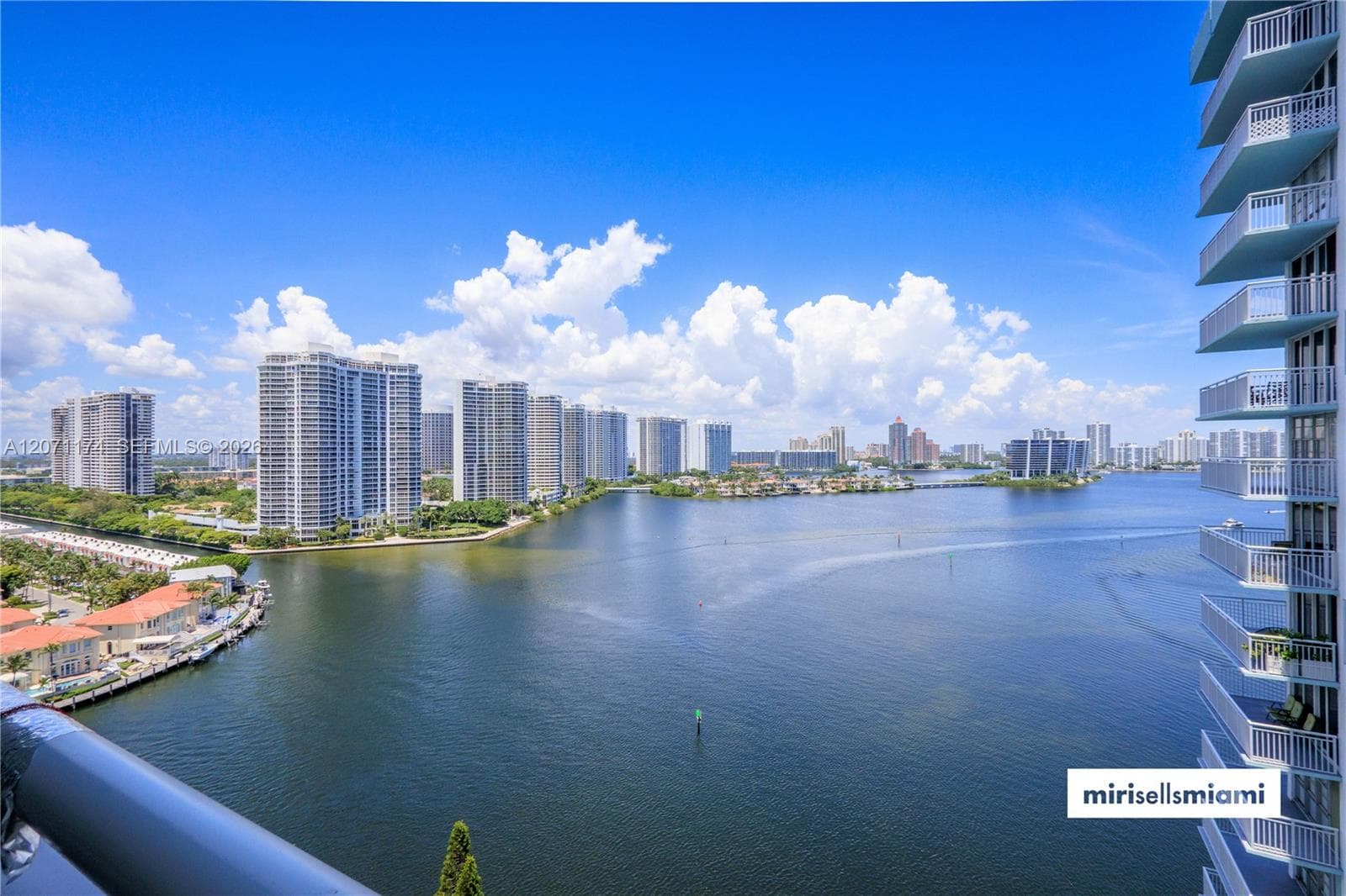 301 174th St # 1901, Sunny Isles Beach, FL 33160 — zdjęcie 3