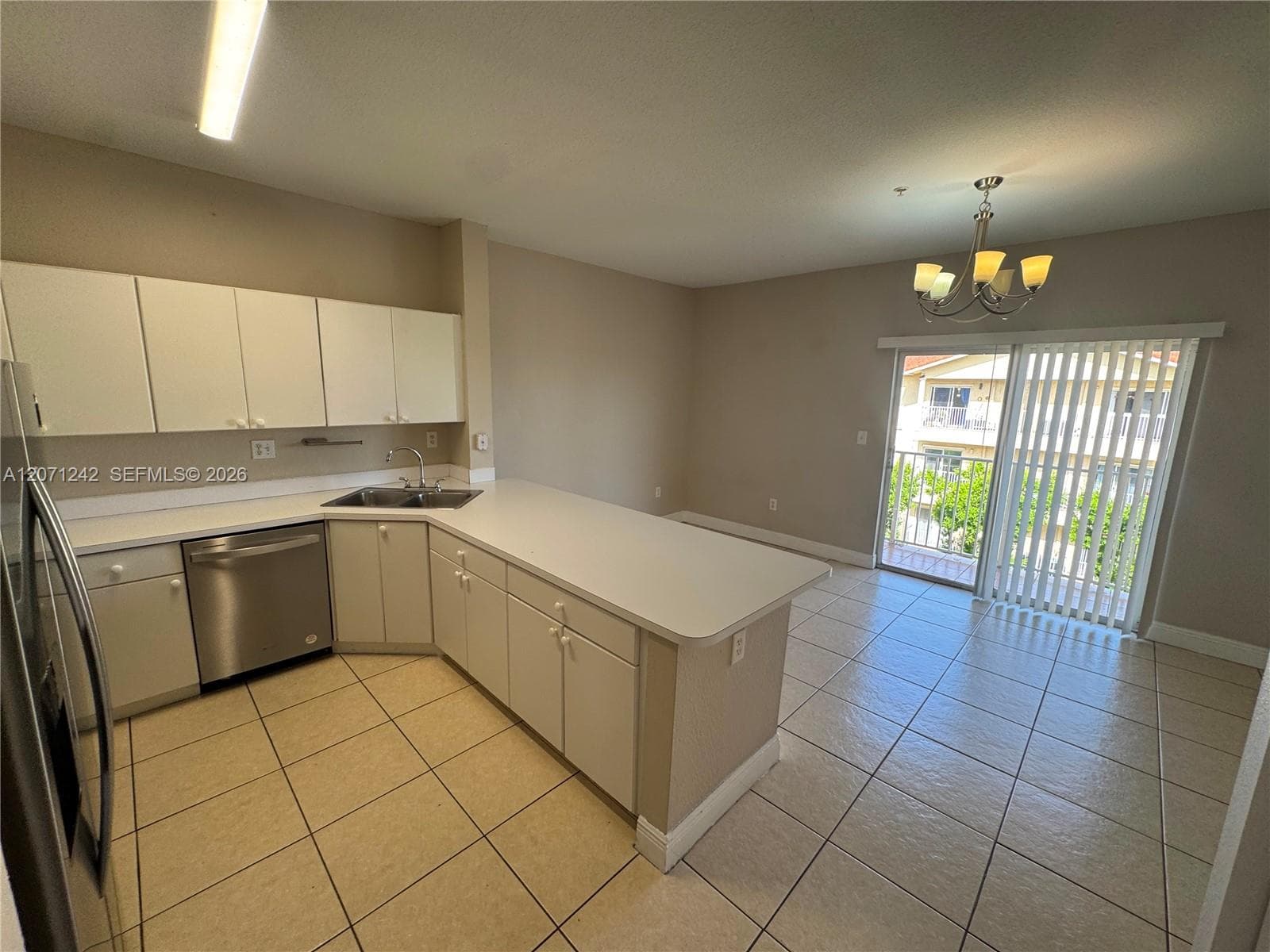 6940 NW 179th St # 404-7, Hialeah, FL 33015 — zdjęcie 5