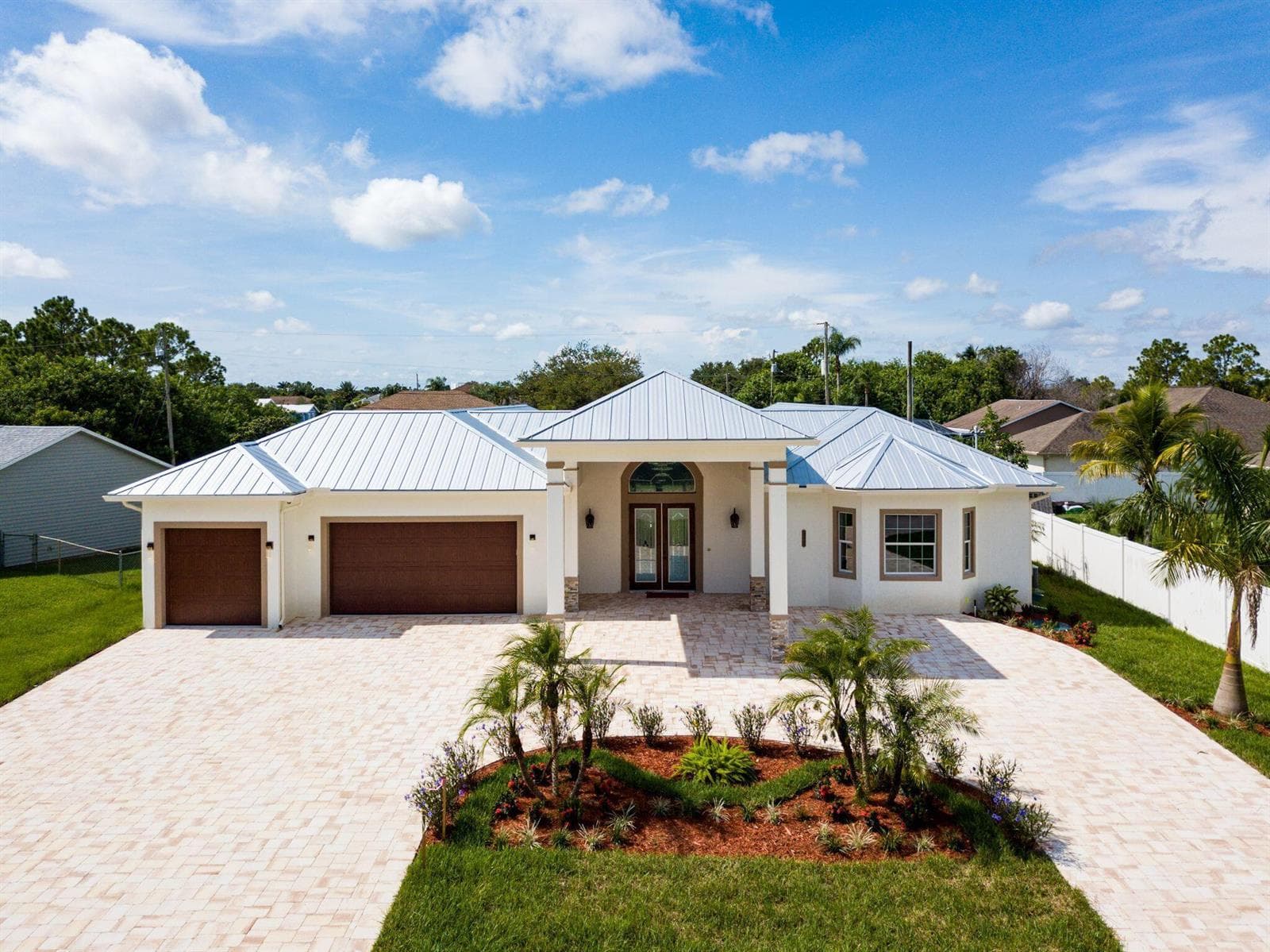 2682 SW IMPORT Drive, Port St. Lucie, FL 34987 — zdjęcie 3
