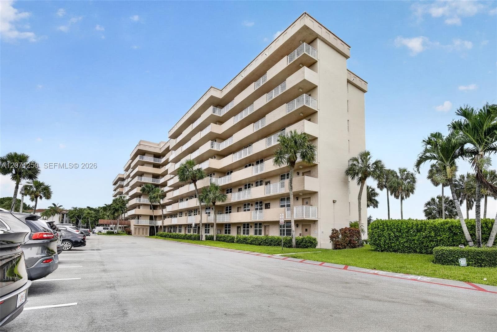 250 Jacaranda Dr # 703, Plantation, FL 33324 — zdjęcie 2