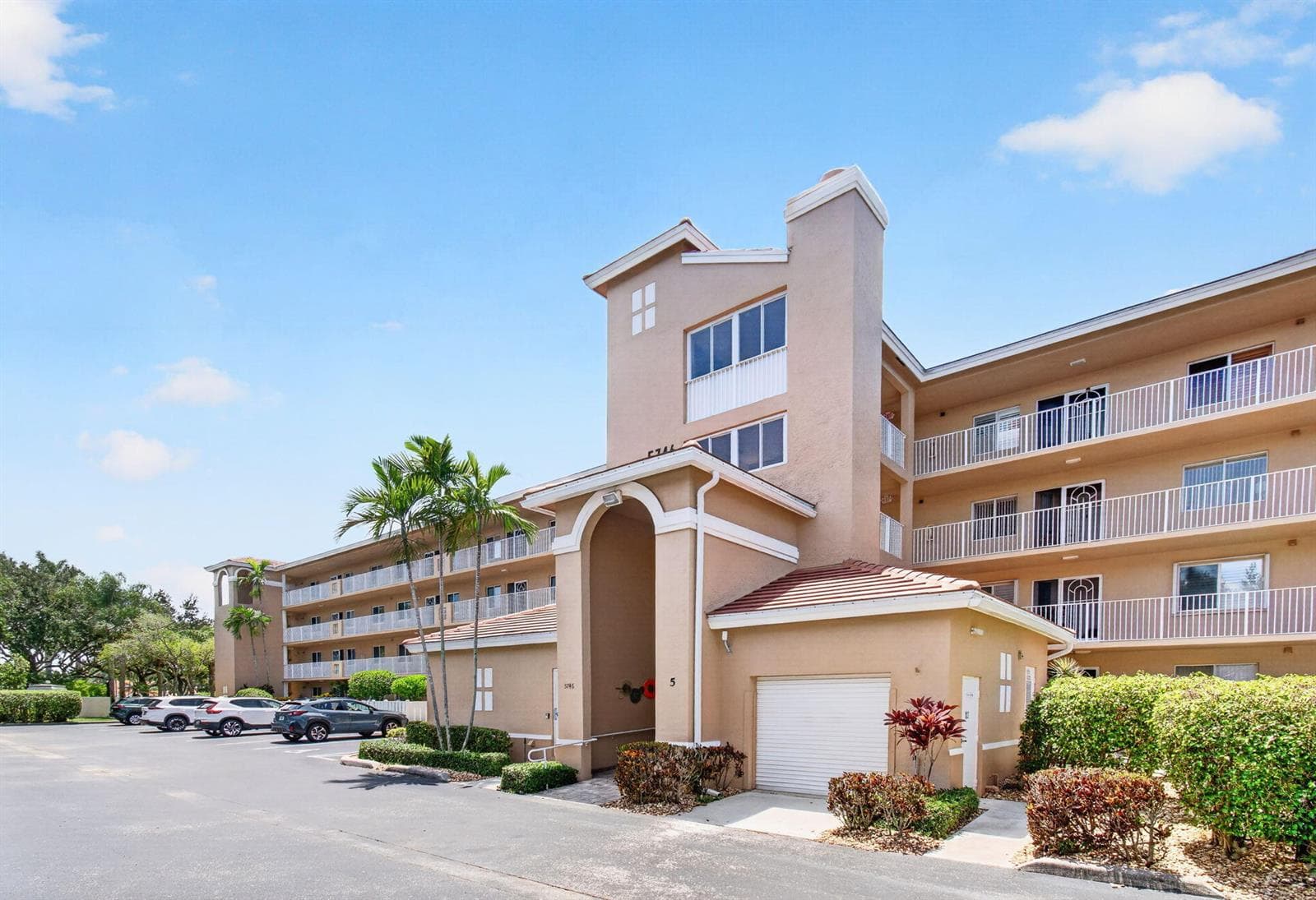 5746 CRYSTAL SHORES Drive # 303, Boynton Beach, FL 33437 — zdjęcie 2