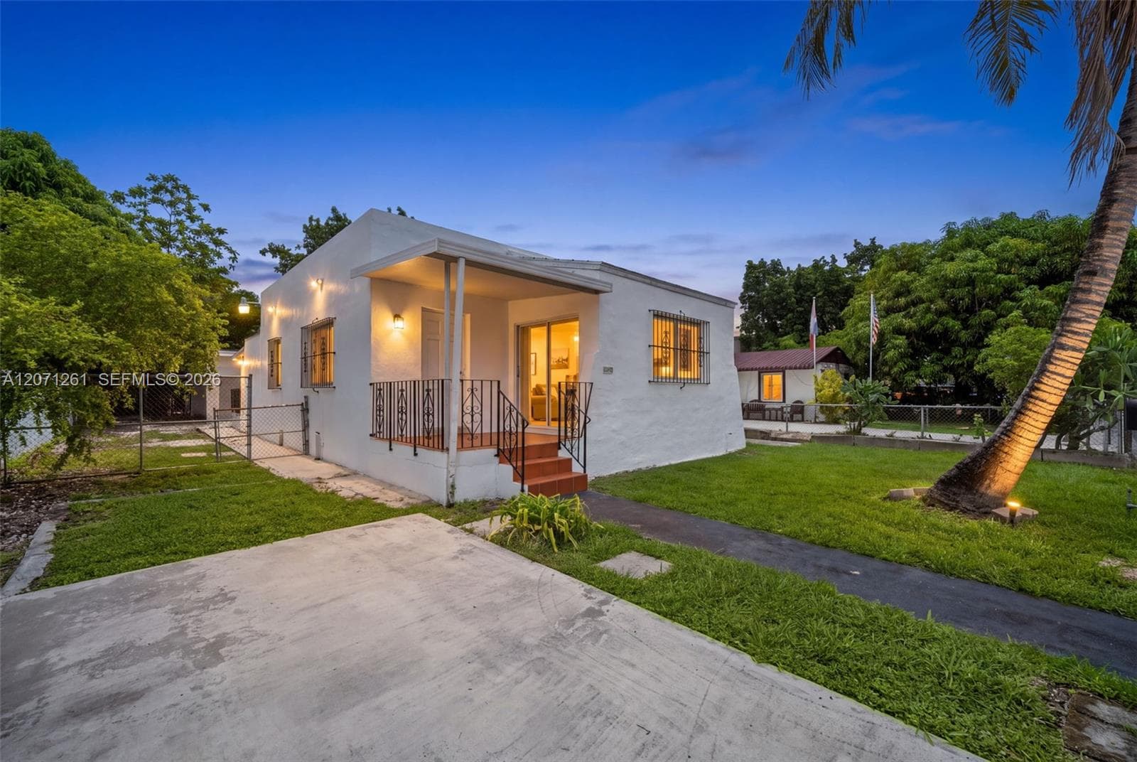 1227 NW 27th St # 1227, Miami, FL 33142
