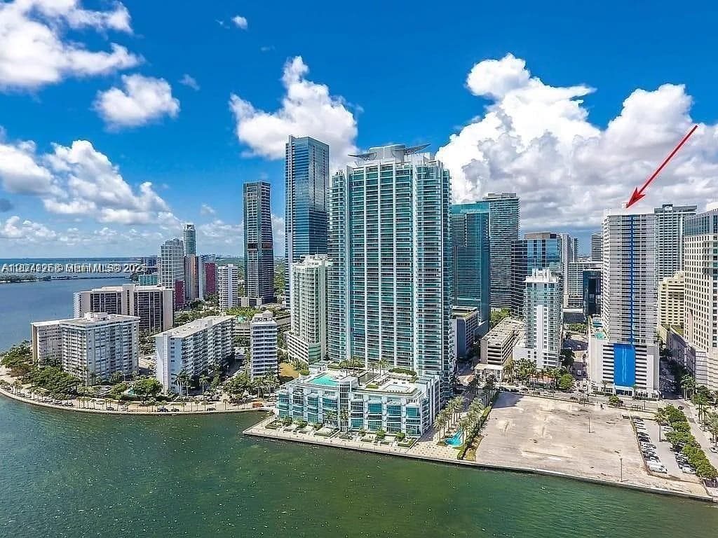 1200 Brickell Bay Dr # 1518, Miami, FL 33131