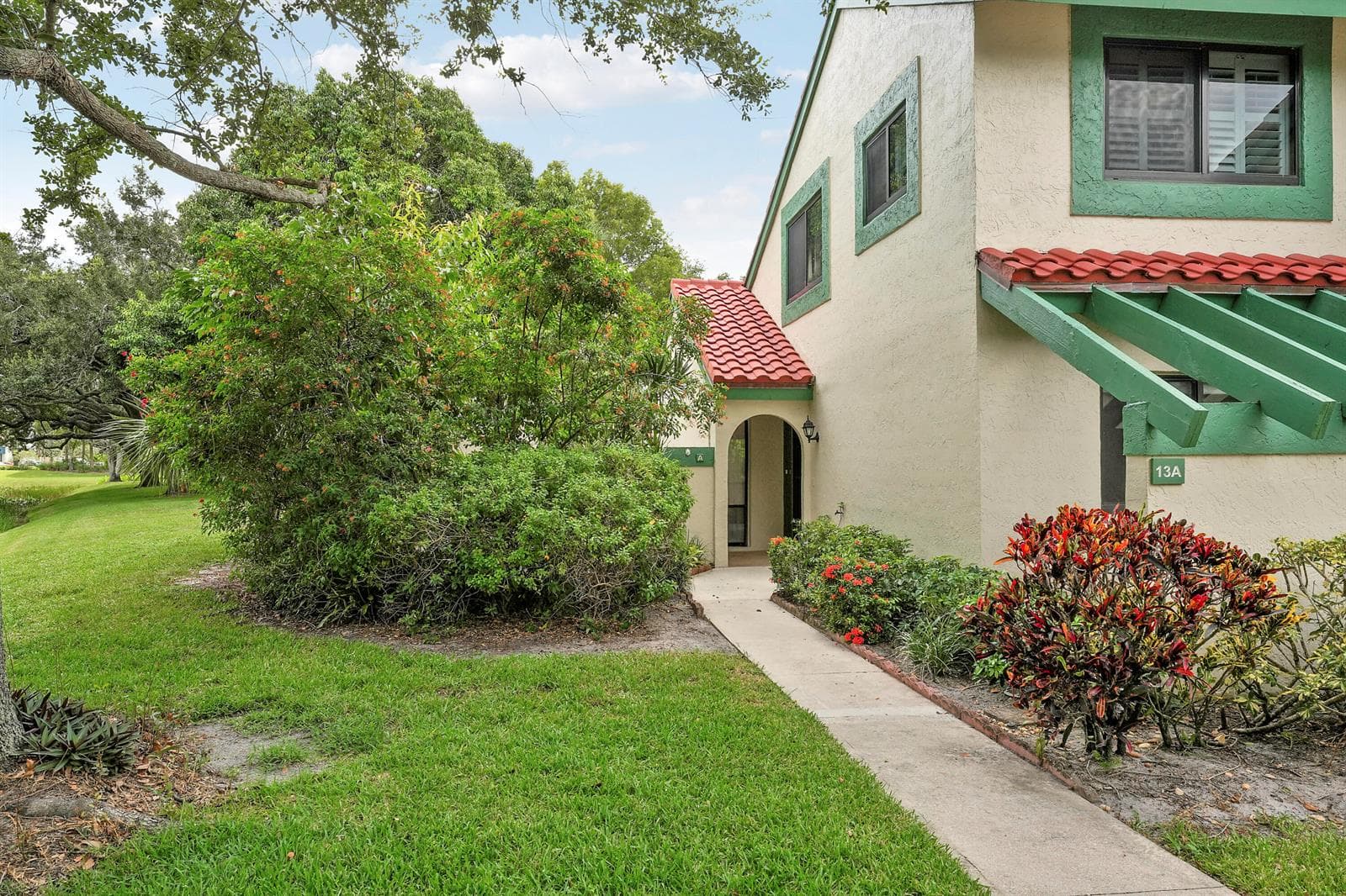 13 Lexington Lane E # A, Palm Beach Gardens, FL 33418