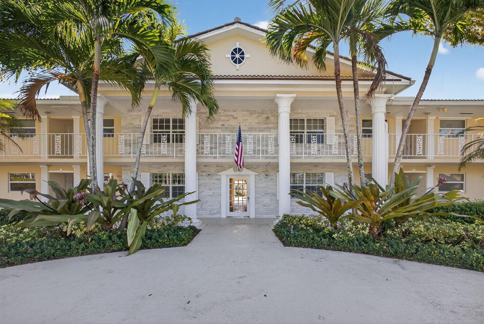 478 Tequesta Drive # 204, Tequesta, FL 33469