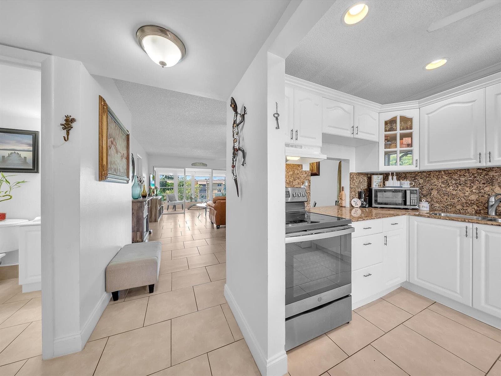 6051 NW 61st Avenue # 310, Tamarac, FL 33319 — zdjęcie 4