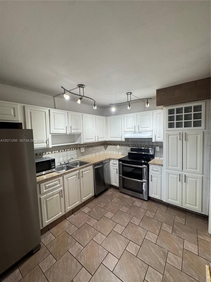 215 Lakeview Dr # 105, Weston, FL 33326 — zdjęcie 3
