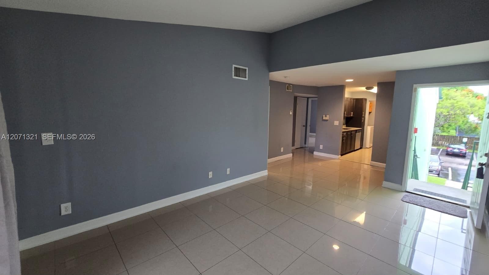 8787 NW 39th St, Sunrise, FL 33351 — zdjęcie 3