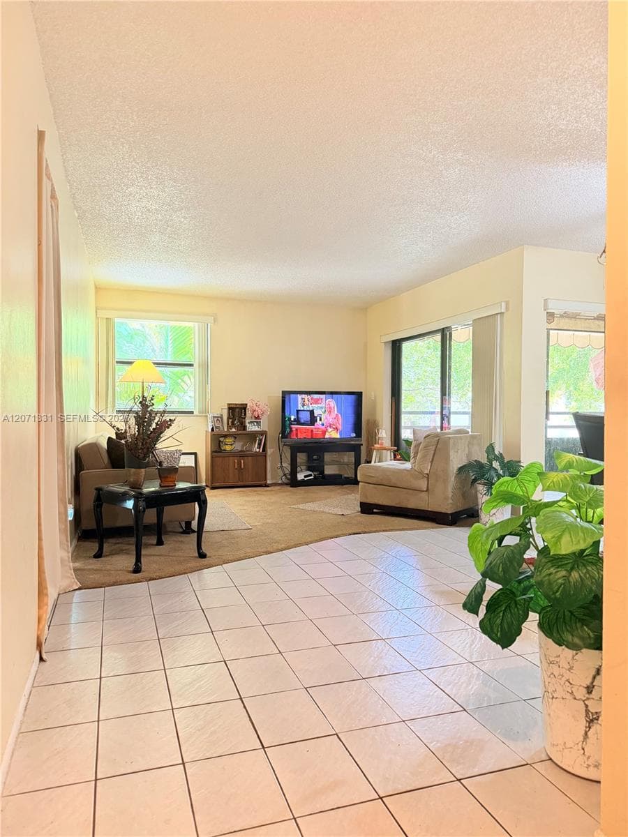 20035 NE 3rd Ct # 6, Miami, FL 33179 — zdjęcie 2