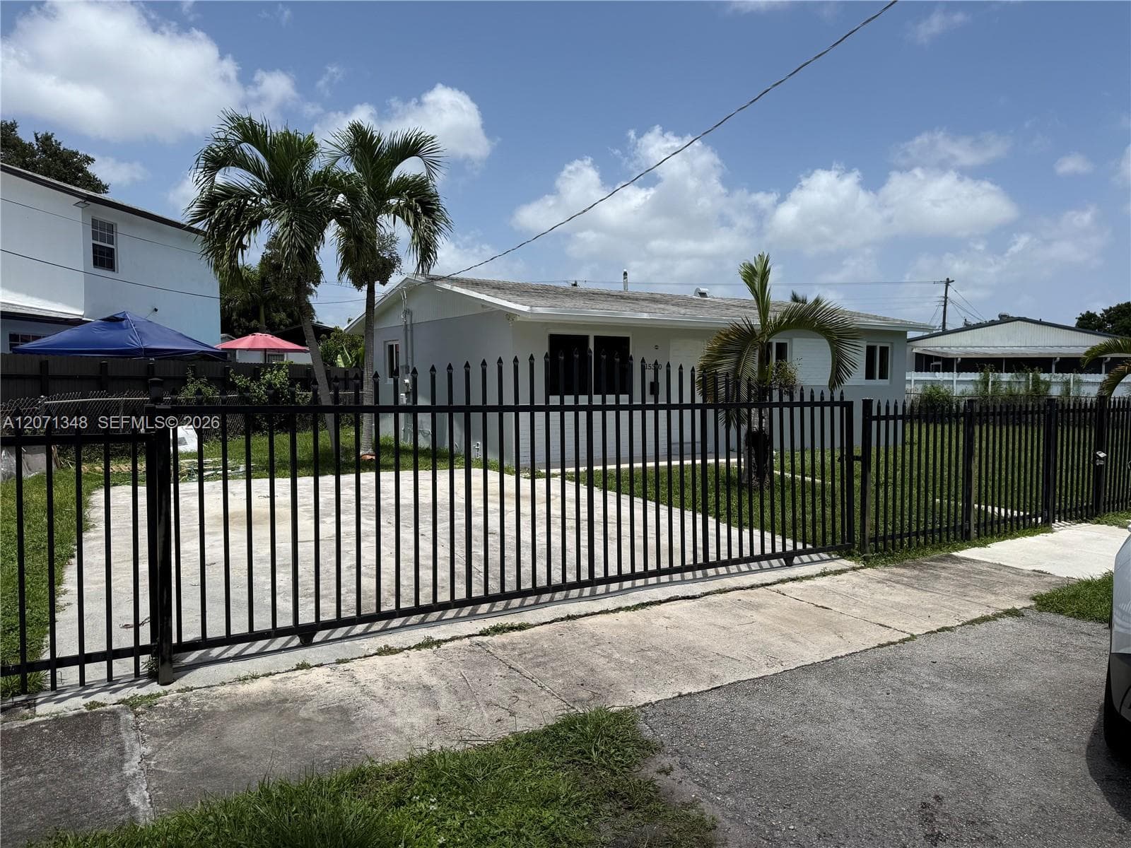 15300 Railroad Dr, Miami Gardens, FL 33054 — zdjęcie 2
