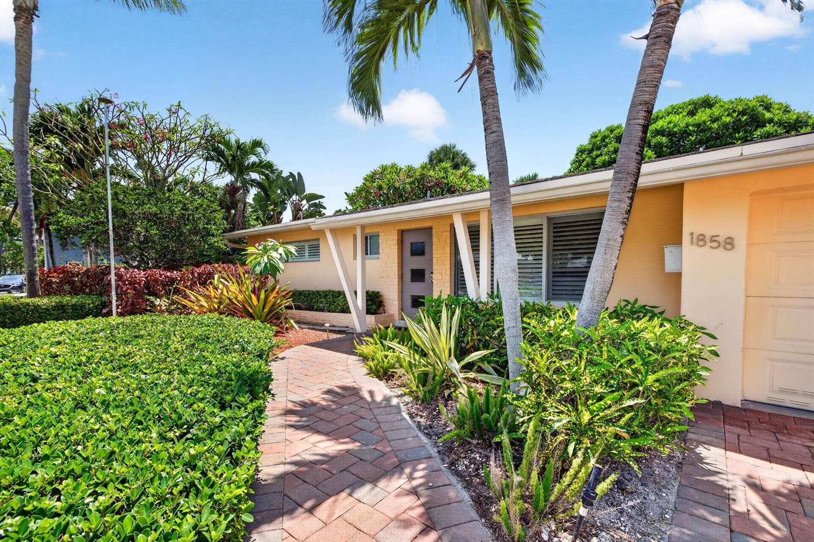 1858 NE 34TH Street, Oakland Park, FL 33306 — zdjęcie 4