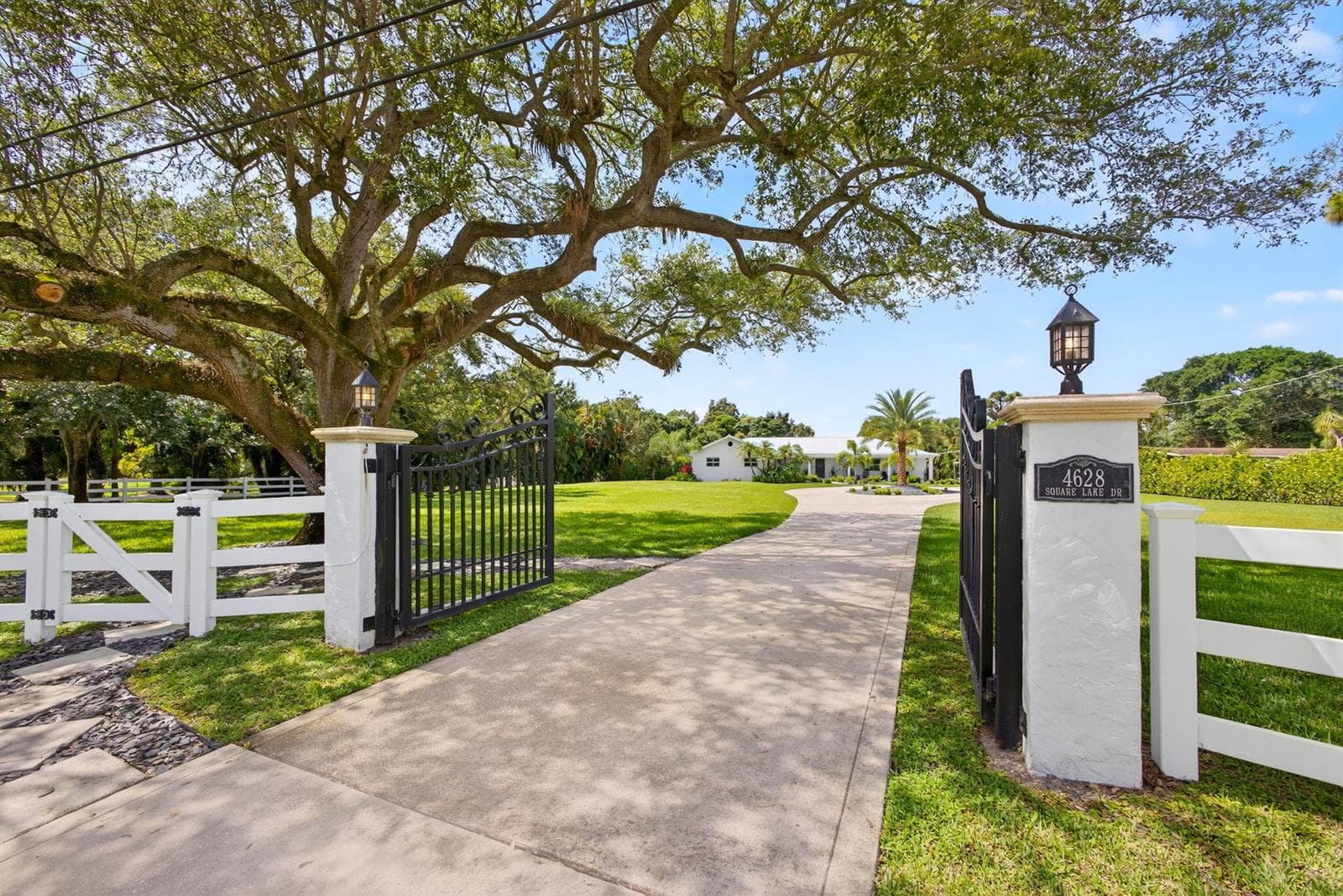 4628 SQUARE LAKE Drive, Palm Beach Gardens, FL 33418 — zdjęcie 2