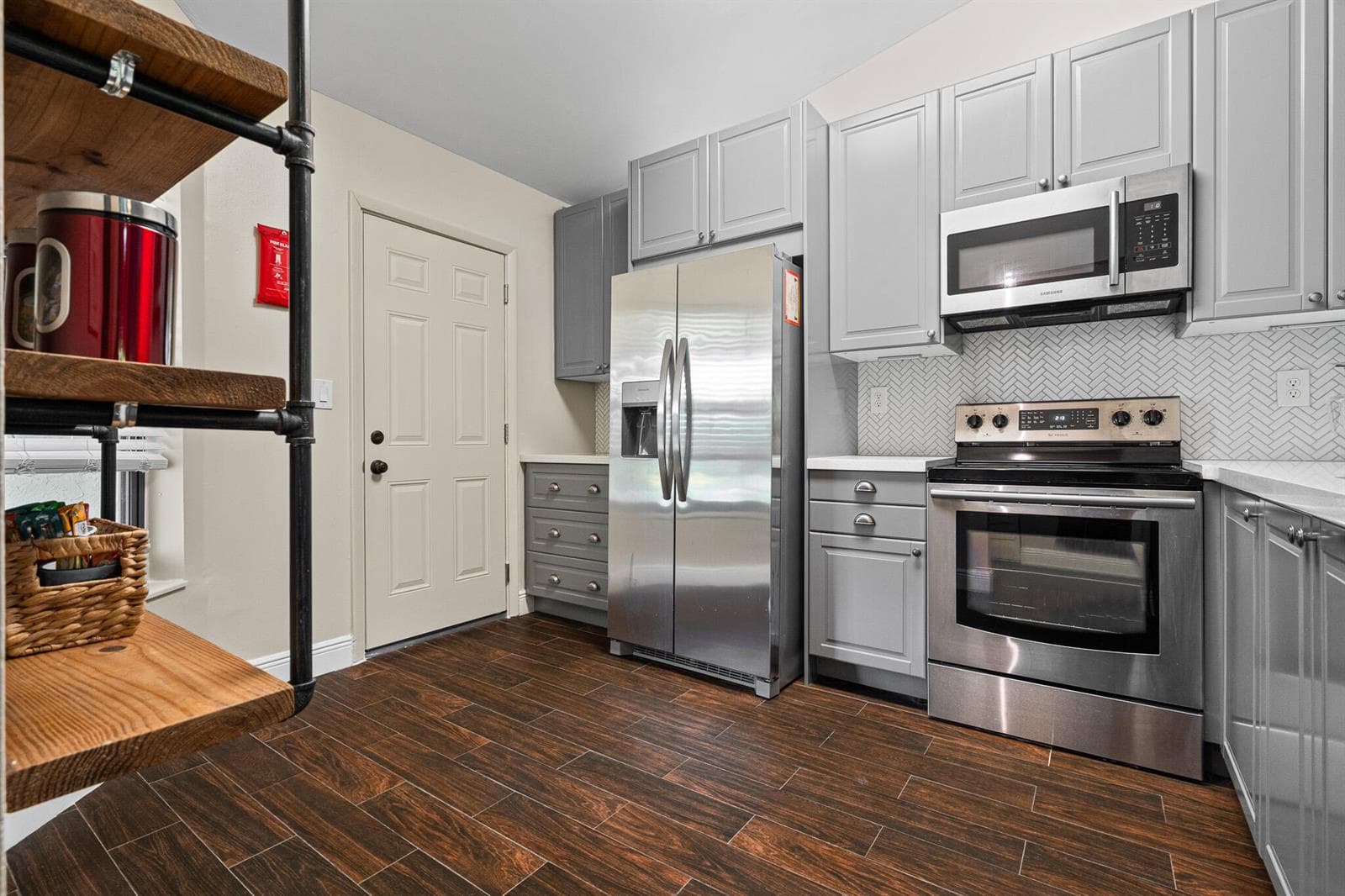 7660 NW 96TH Terrace, Tamarac, FL 33321 — zdjęcie 2