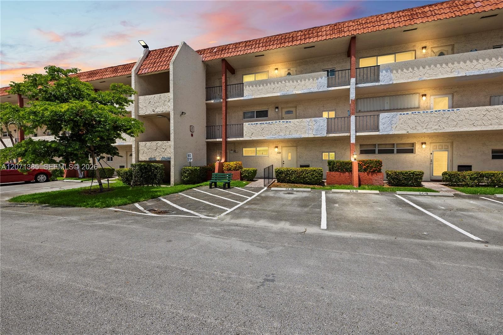 811 S Hollybrook Dr # 105, Pembroke Pines, FL 33025 — zdjęcie 2