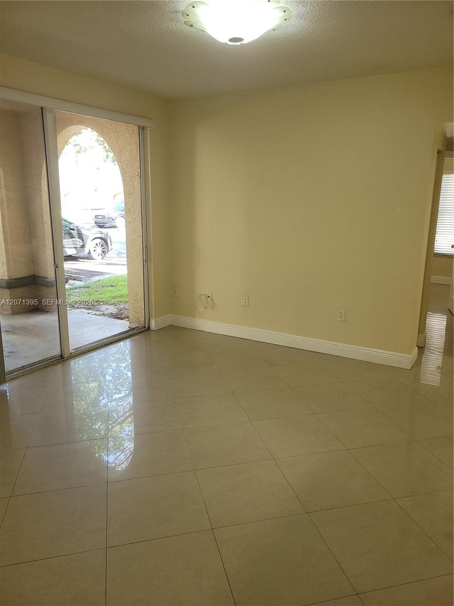 2564 CENTERGATE DR # 108, Miramar, FL 33025 — zdjęcie 2