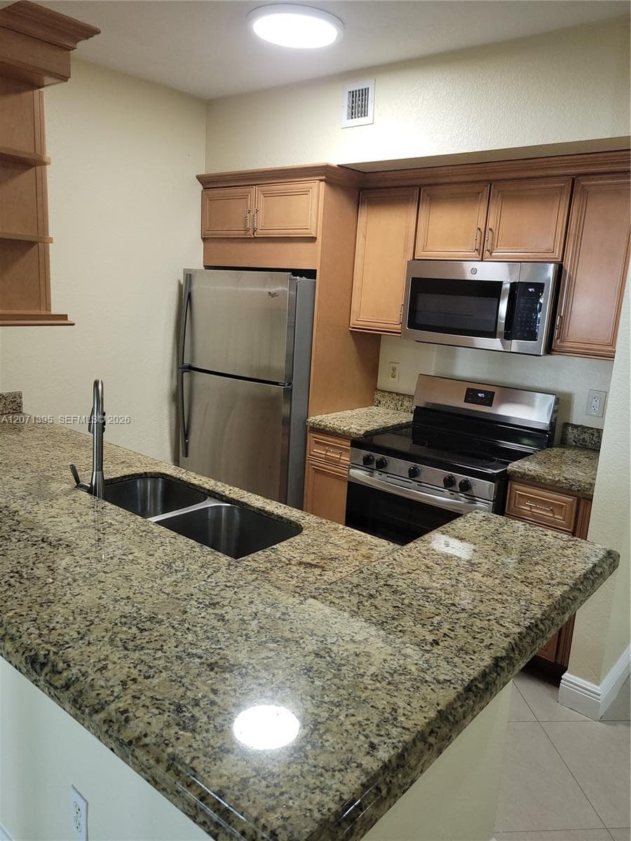 2564 CENTERGATE DR # 108, Miramar, FL 33025