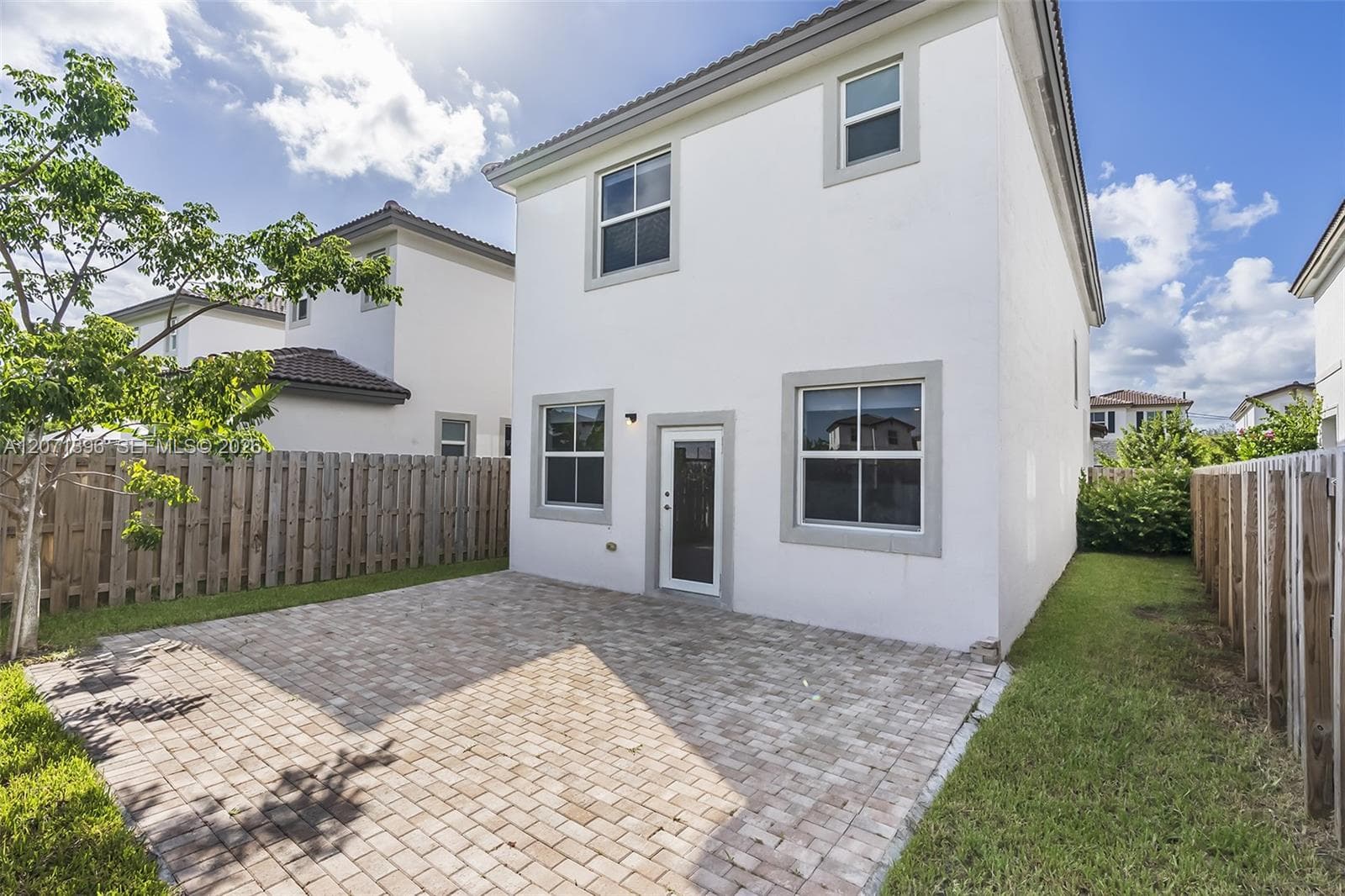 2408 NW 131st Cir # 2408, Miami, FL 33167 — zdjęcie 2