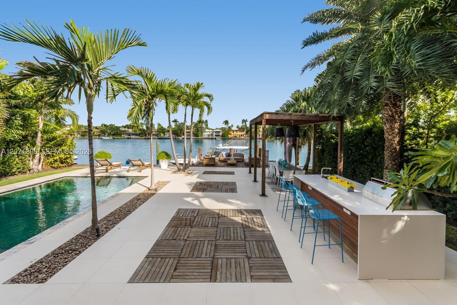 455 E Dilido Dr, Miami Beach, FL 33139 — zdjęcie 3