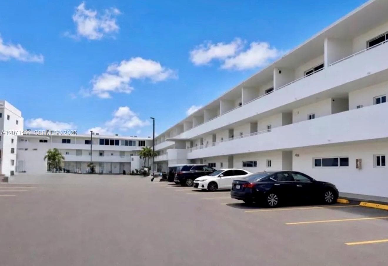 5611 W 25th Ct # 14-A, Hialeah, FL 33016 — zdjęcie 2
