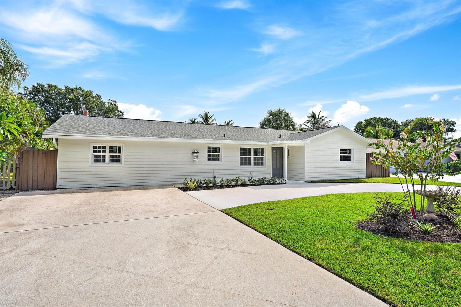 109 E RIVERSIDE Drive, Jupiter, FL 33469 — zdjęcie 2