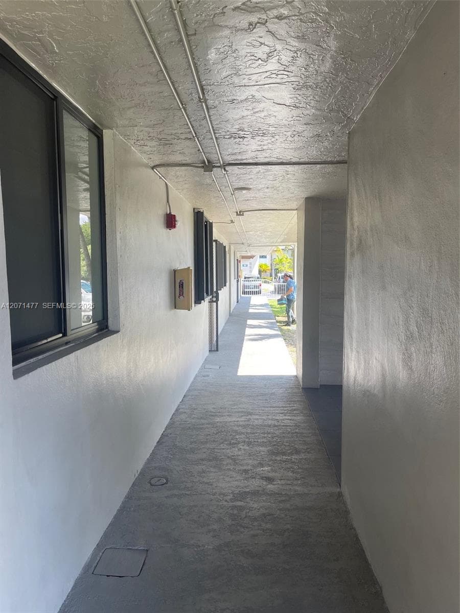 10290 NW 9th St Cir # 113, Miami, FL 33172 — zdjęcie 3