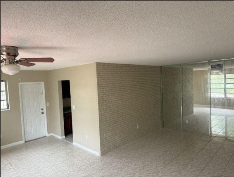 16980 N MIAMI Avenue, North Miami Beach, FL 33169 — zdjęcie 2