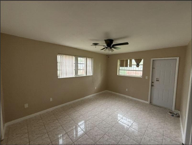 16980 N MIAMI Avenue, North Miami Beach, FL 33169 — zdjęcie 5