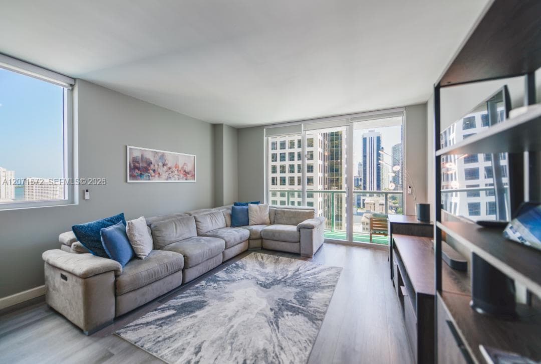 55 SE 6th St # 2110, Miami, FL 33131