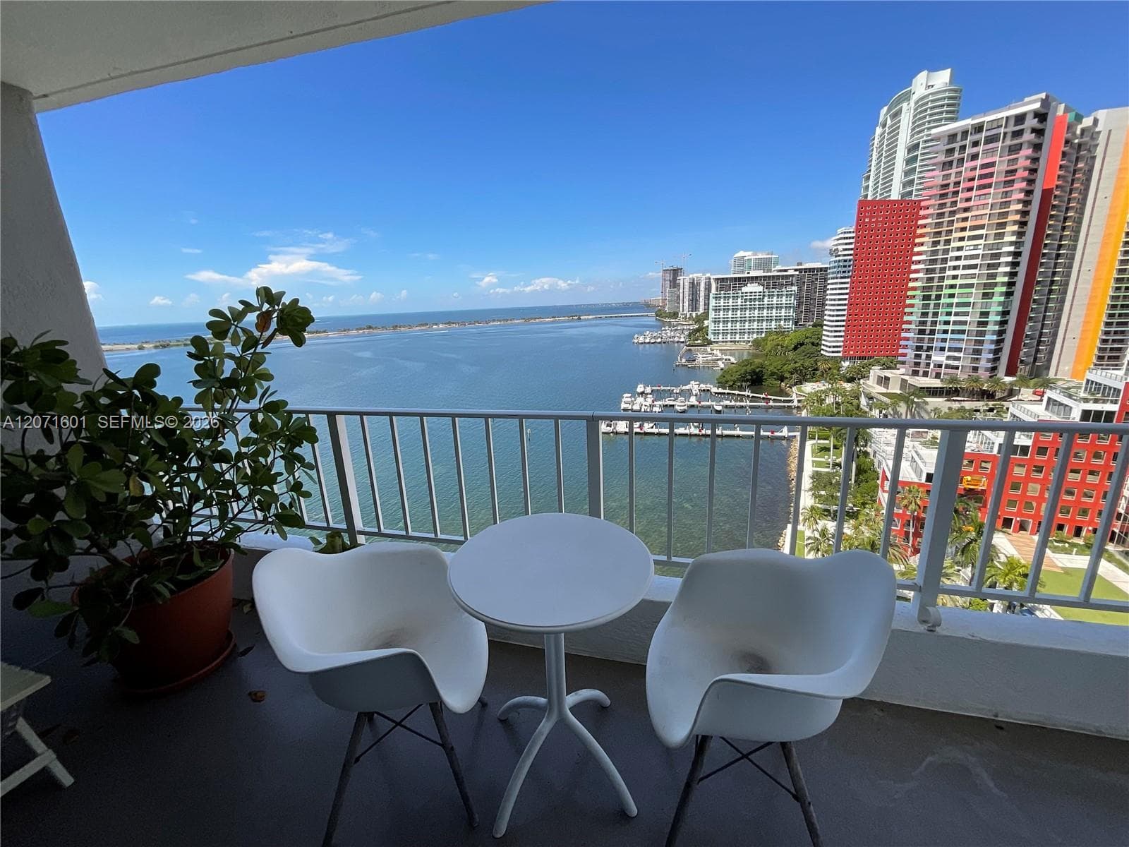 Brickell Harbour — zdjęcie 3