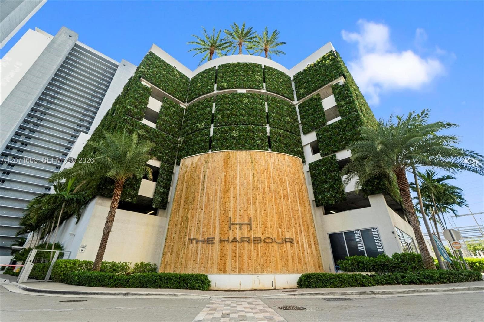 16385 Biscayne Blvd # 521, North Miami Beach, FL 33160