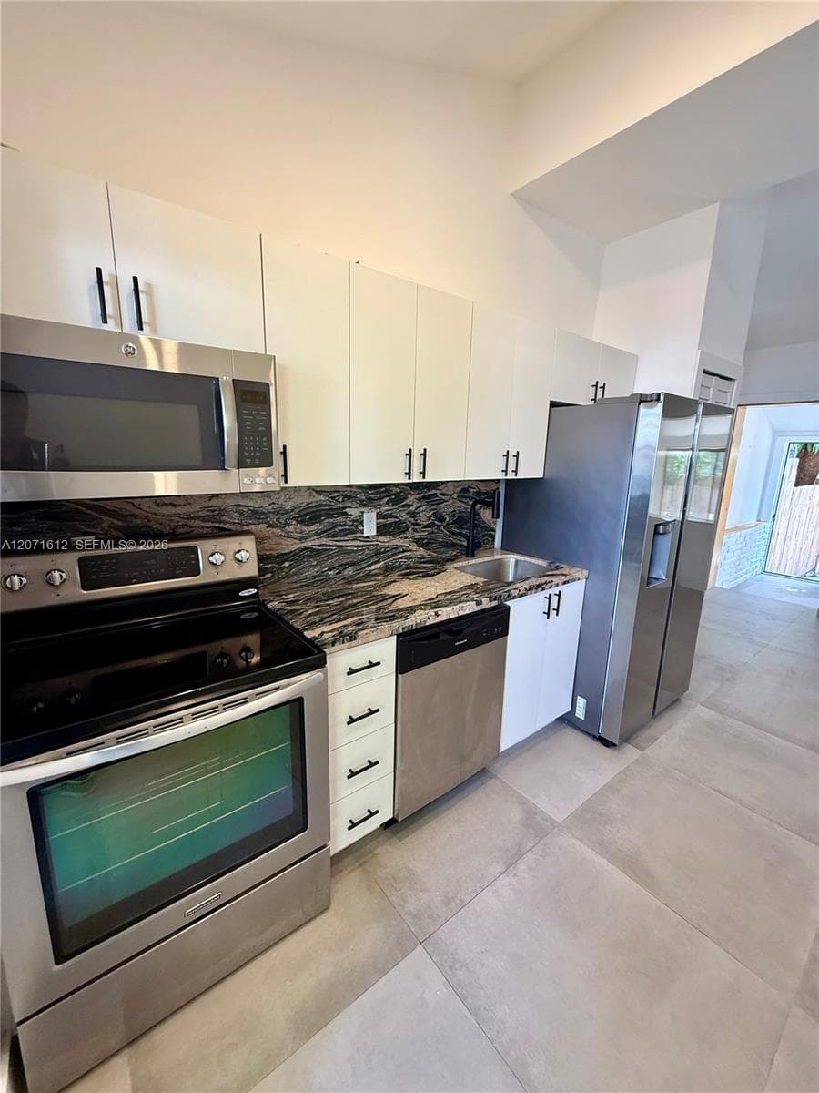 3 NE 70TH ST # 1, Miami, FL 33138 — zdjęcie 2