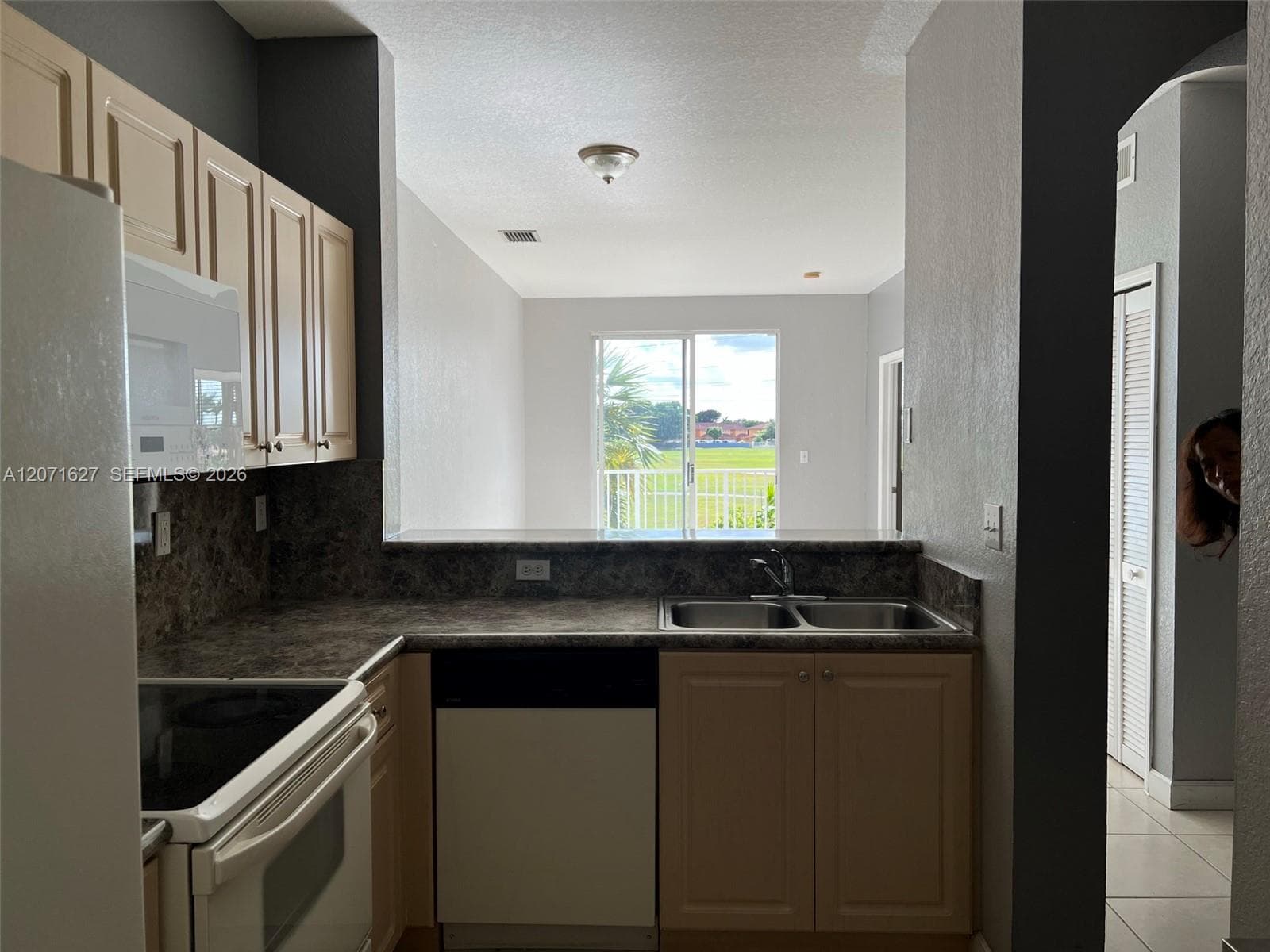 17630 NW 73rd Ave # 203-4, Hialeah, FL 33015 — zdjęcie 5