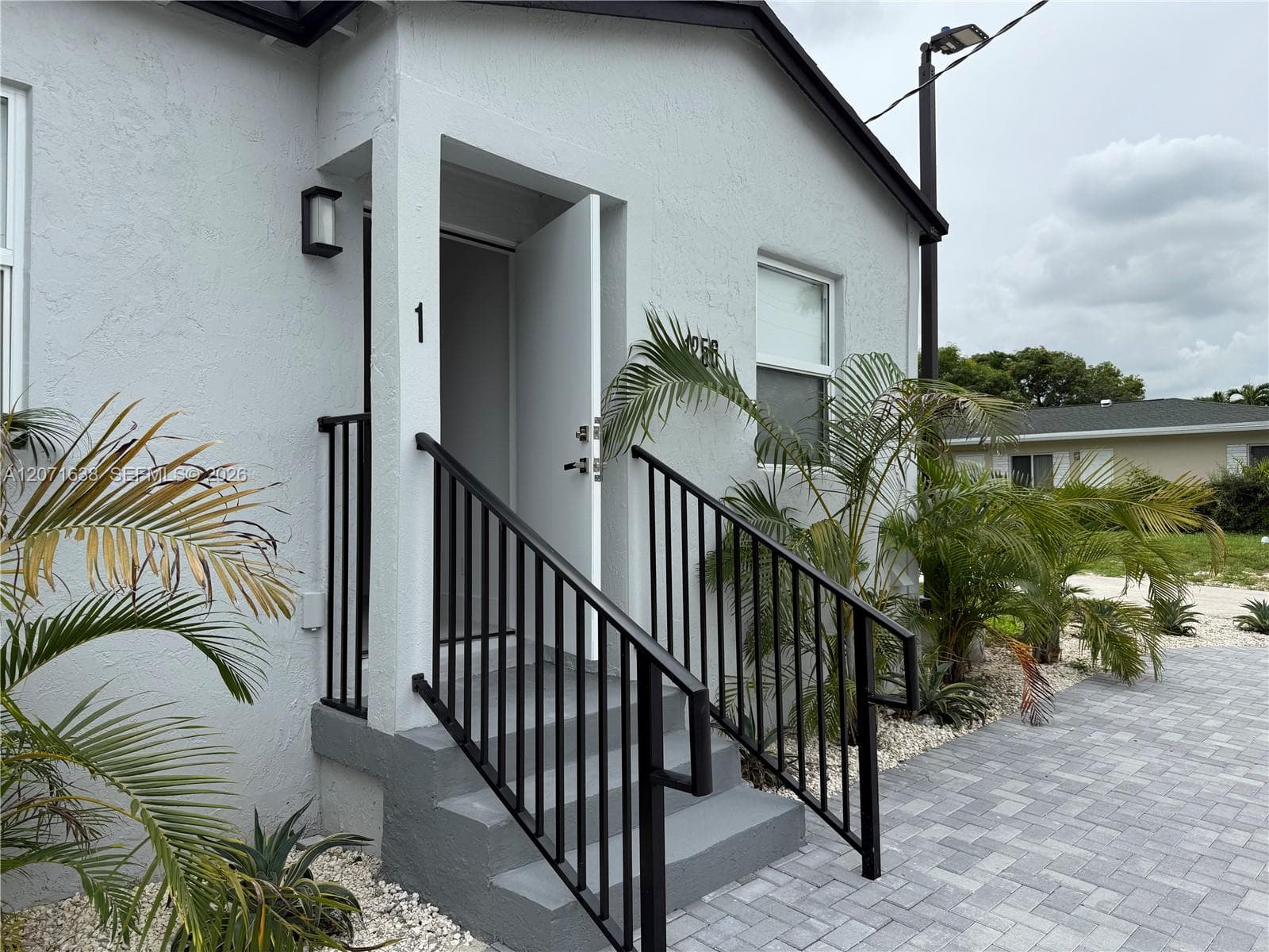 1256 NE 110th Ter, Miami, FL 33161 — zdjęcie 2