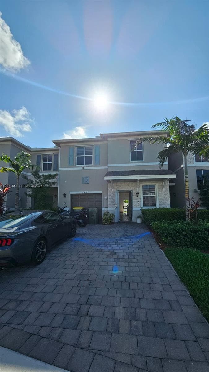 1677 SE 8th Ave, Homestead, FL 33034