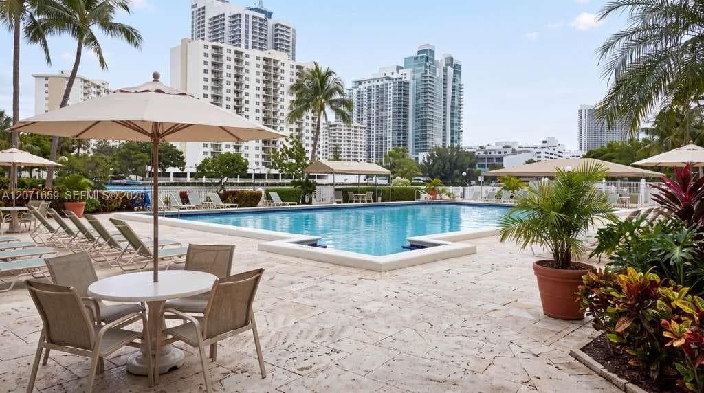 1000 Parkview Dr # 511, Hallandale Beach, FL 33009