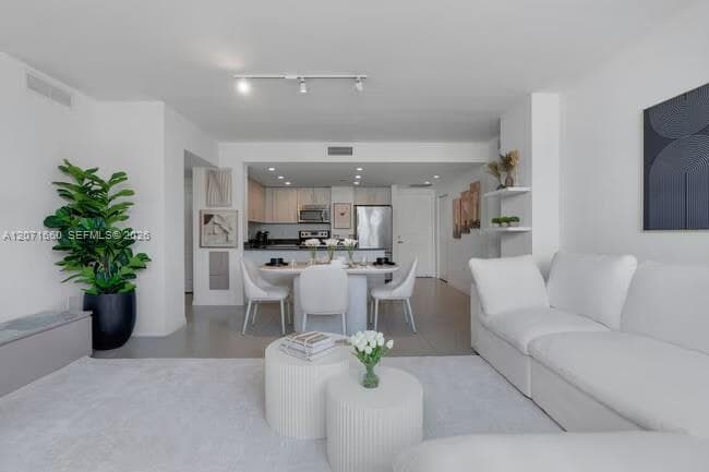 7525 E Treasure Dr # 410, North Bay Village, FL 33141 — zdjęcie 3