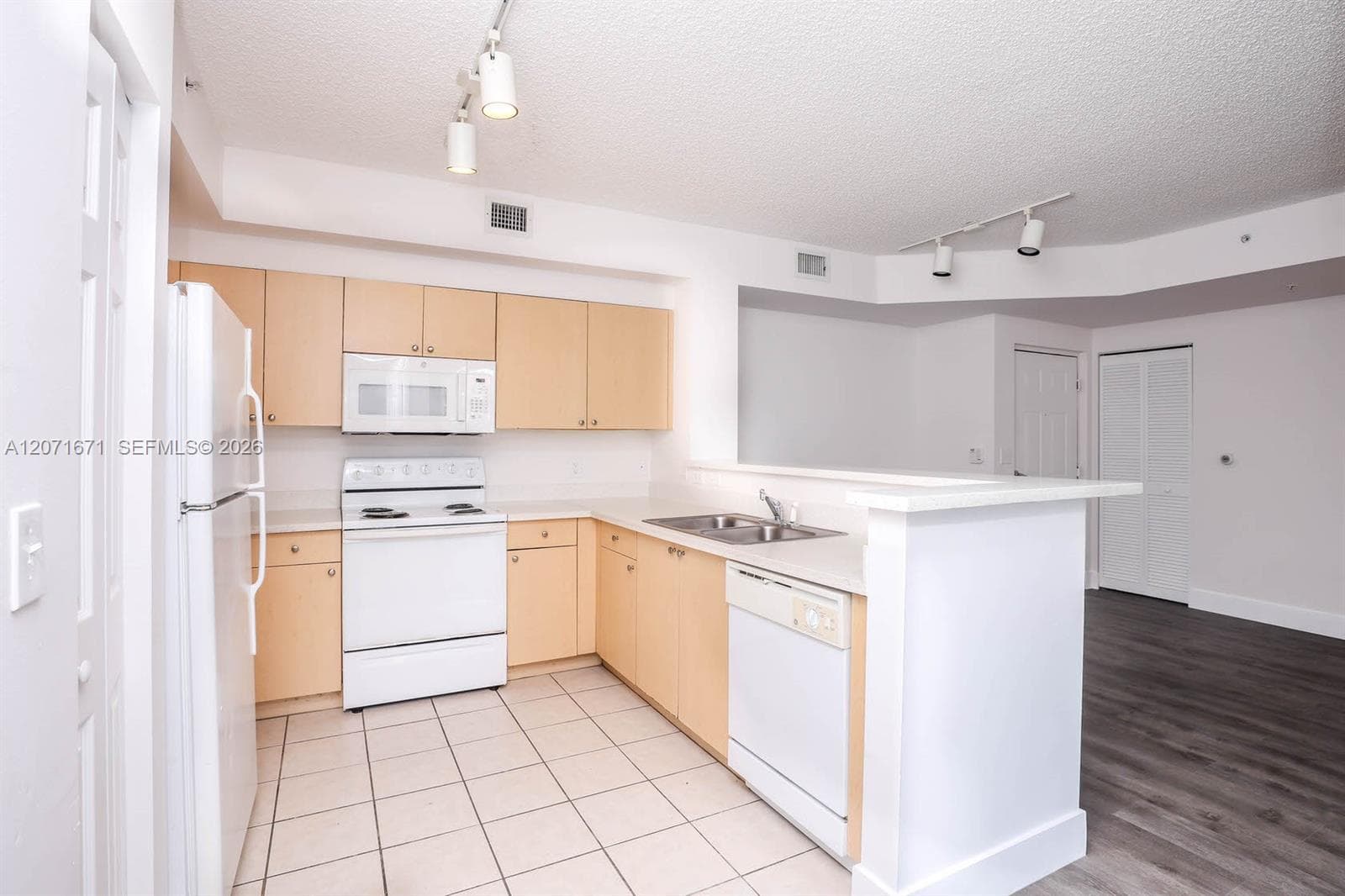 8050 N Nob Hill Rd # 106, Tamarac, FL 33321 — zdjęcie 5