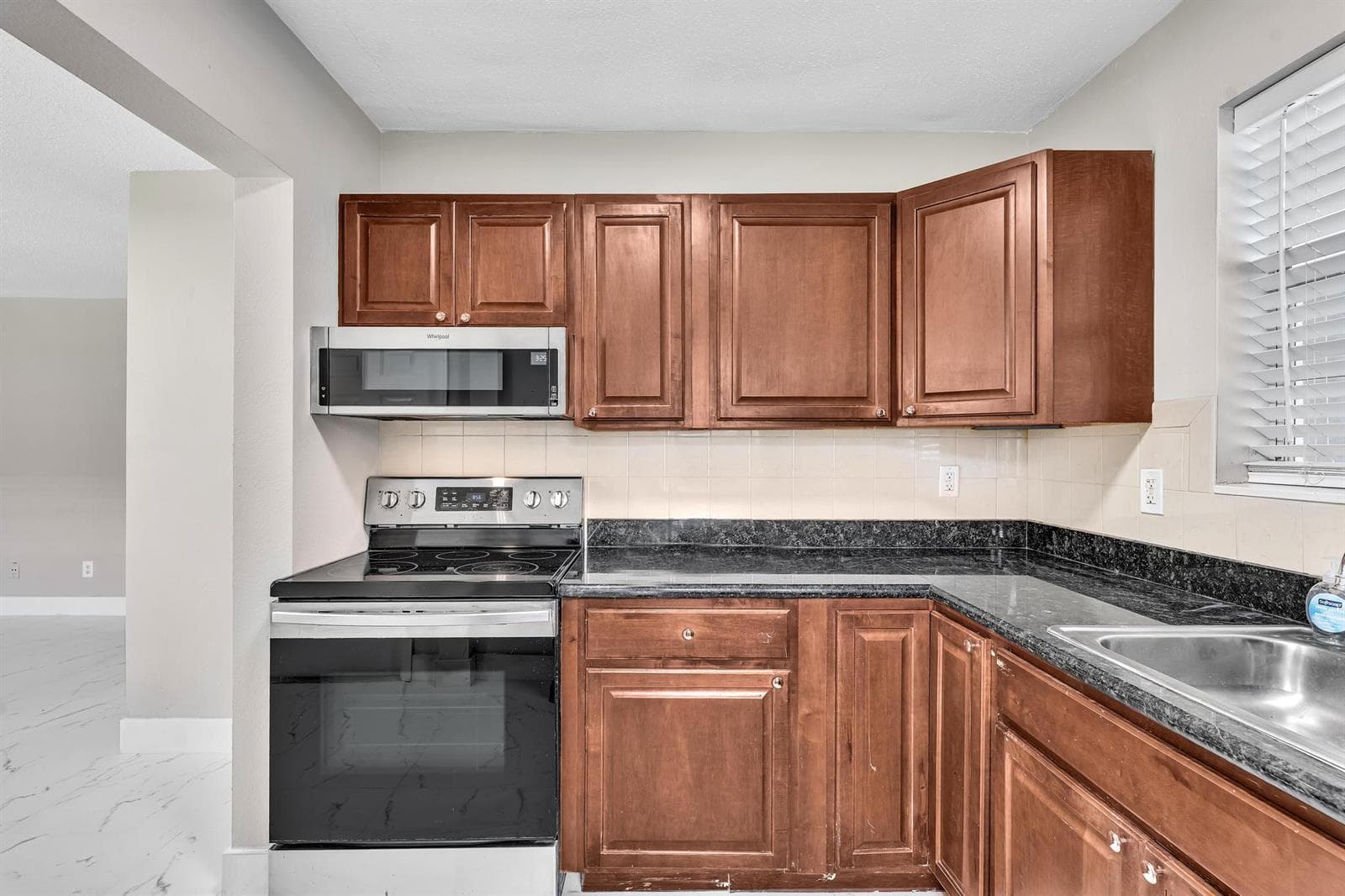 626 SW 14TH Avenue # 102, Fort Lauderdale, FL 33312 — zdjęcie 2