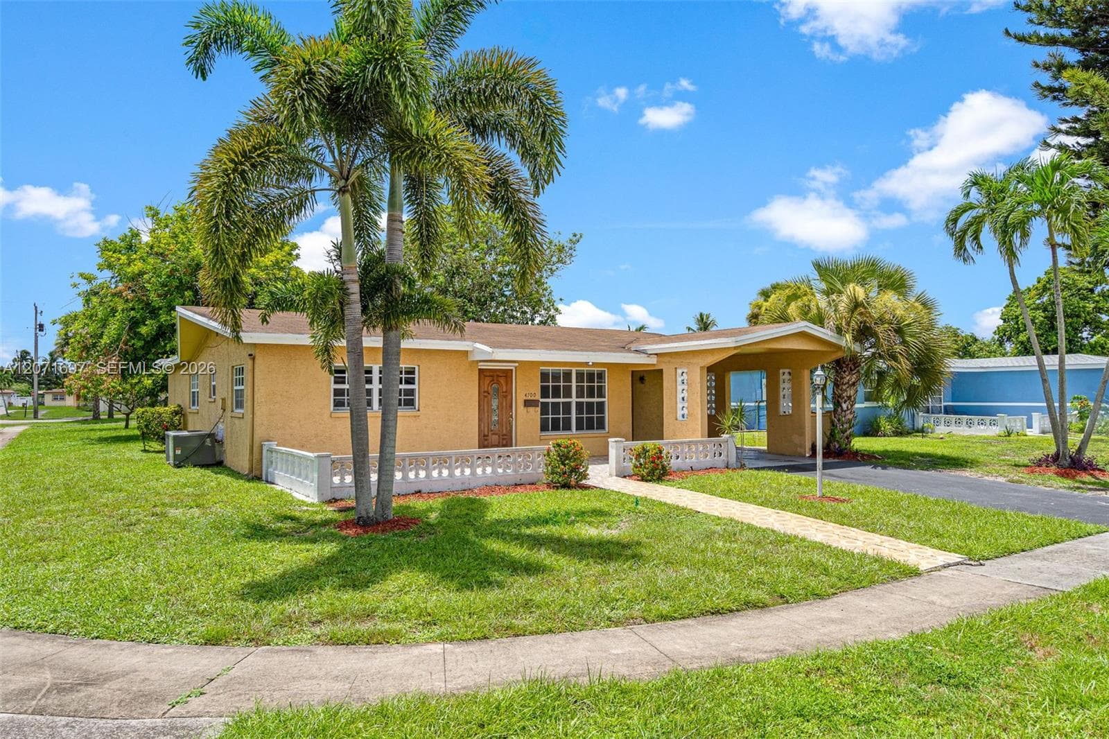 4700 NW 41st Pl, Lauderdale Lakes, FL 33319 — zdjęcie 2