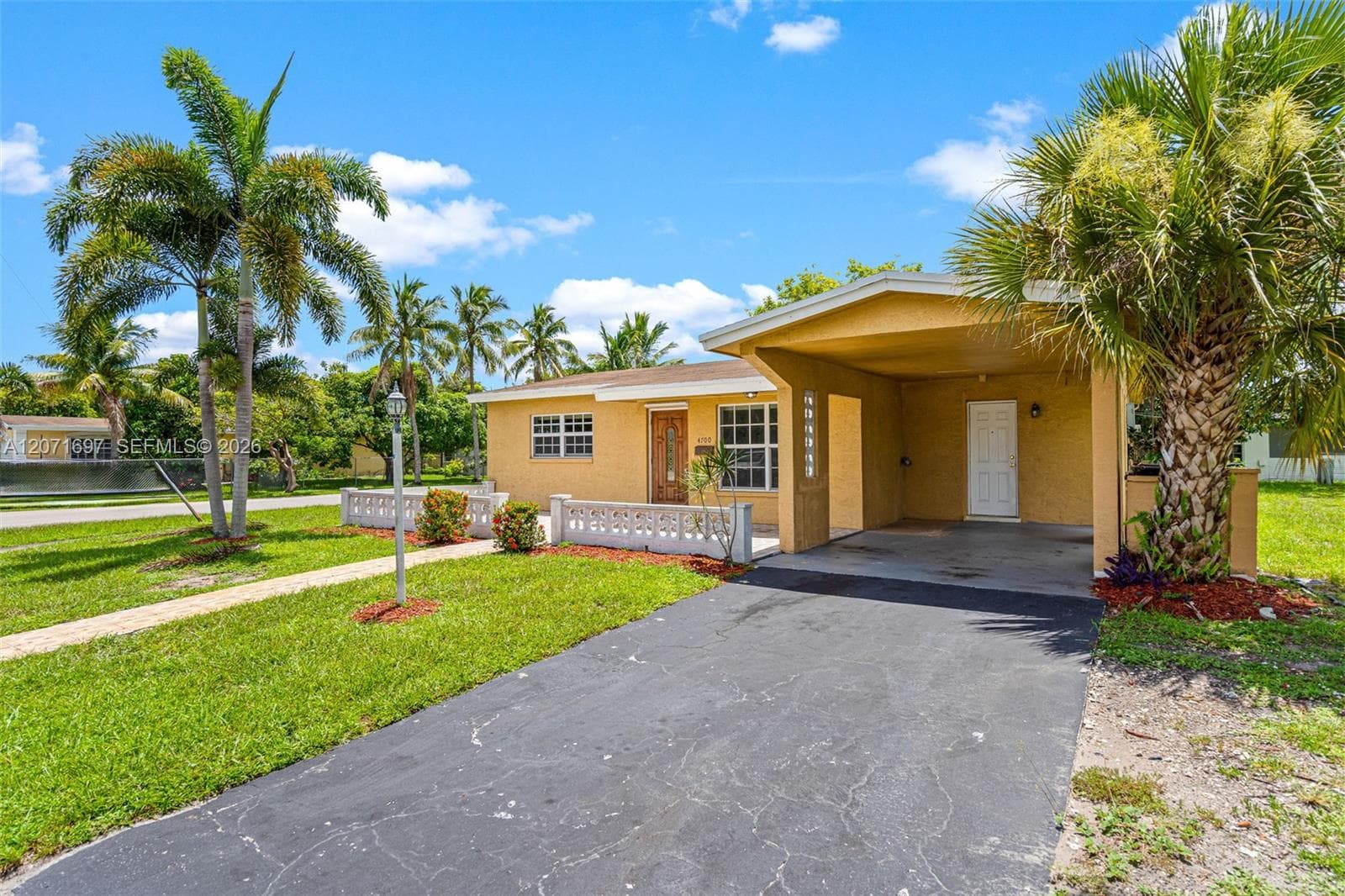 4700 NW 41st Pl, Lauderdale Lakes, FL 33319 — zdjęcie 3