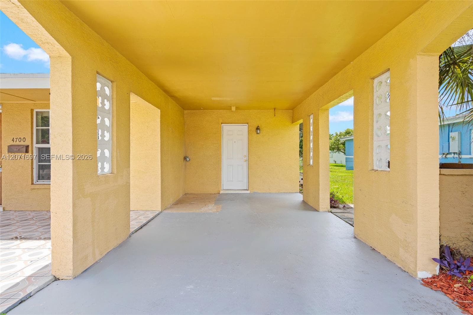4700 NW 41st Pl, Lauderdale Lakes, FL 33319 — zdjęcie 4