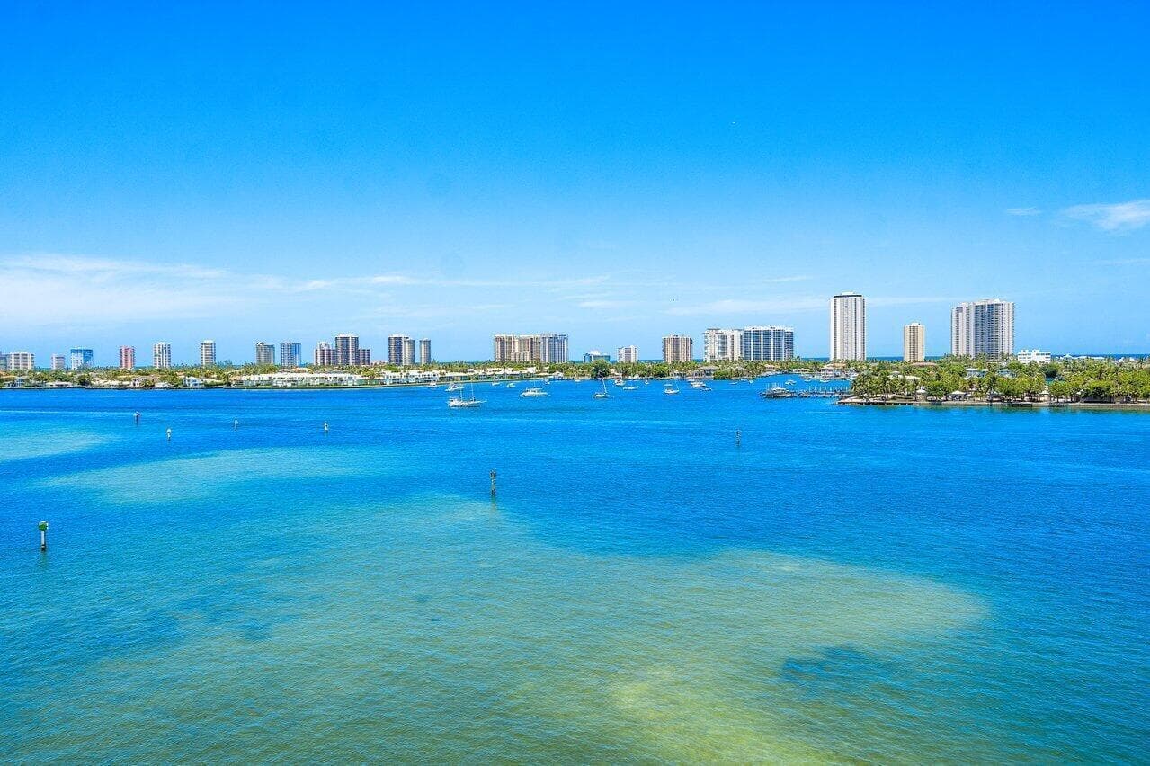 2640 Lake Shore Drive # 711, Riviera Beach, FL 33404