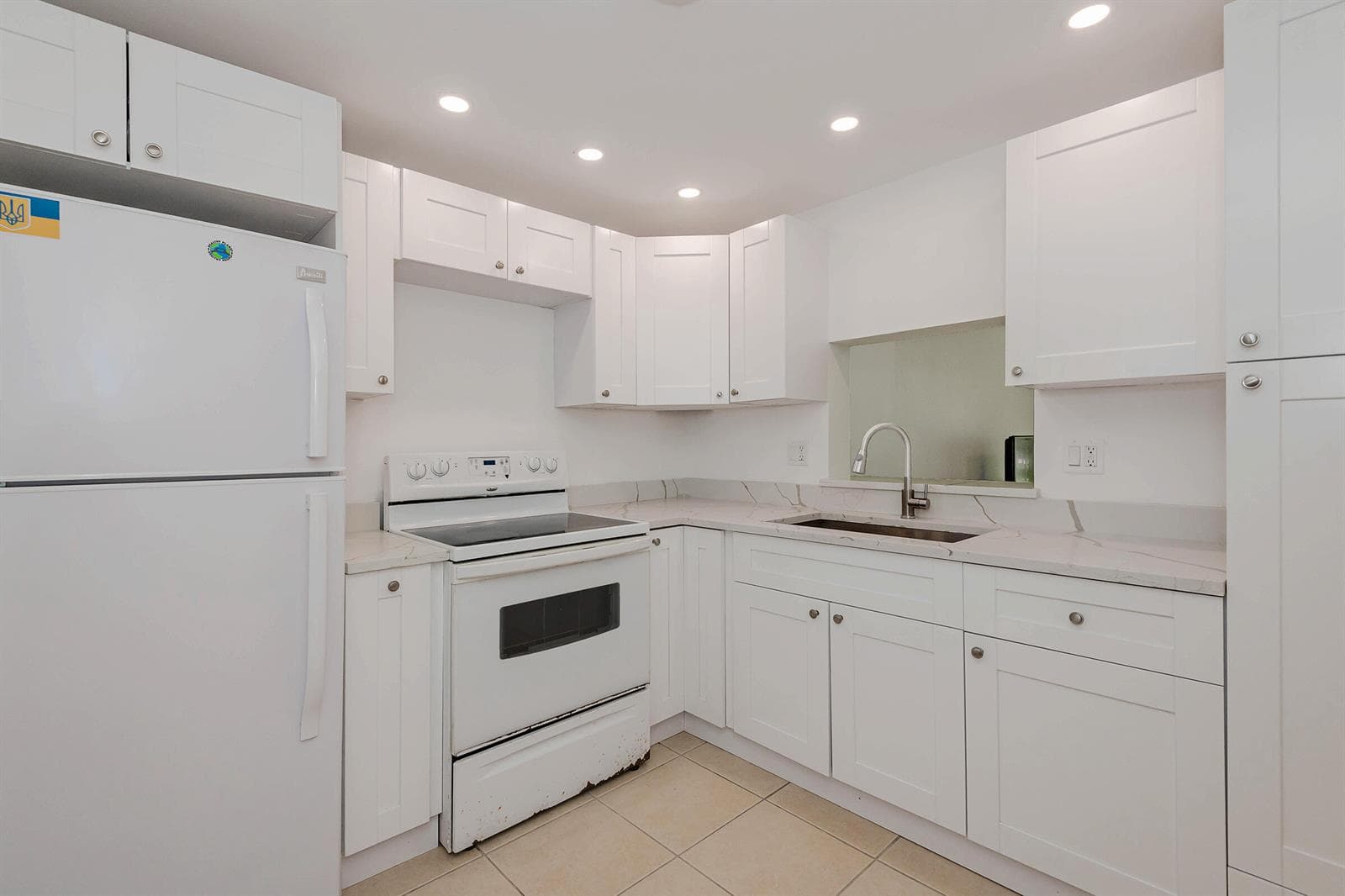 1000 NE 12TH Avenue # 104, Hallandale Beach, FL 33009 — zdjęcie 2