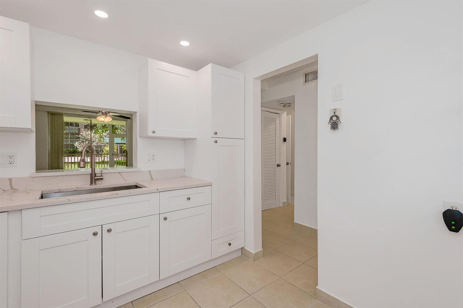 1000 NE 12TH Avenue # 104, Hallandale Beach, FL 33009 — zdjęcie 3